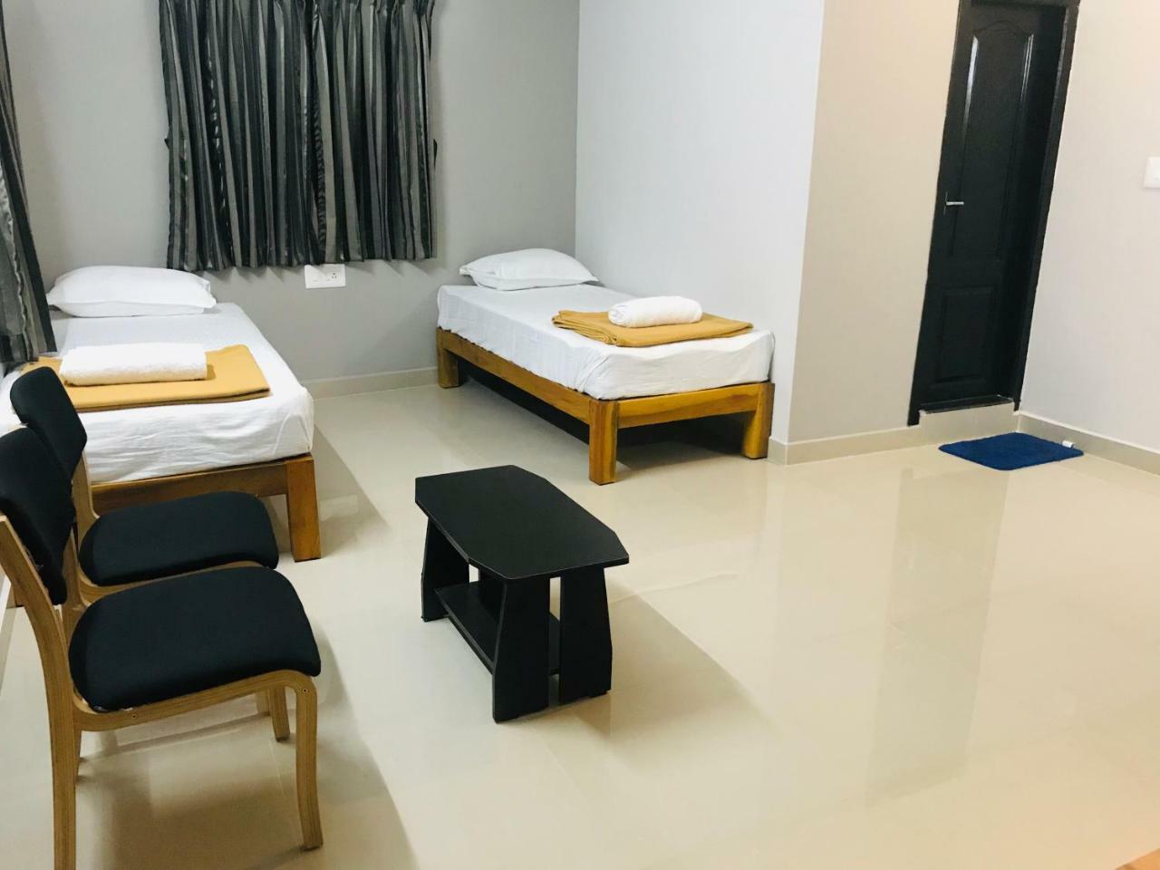 Sharada Residency Hotel Somvarpet Exterior photo