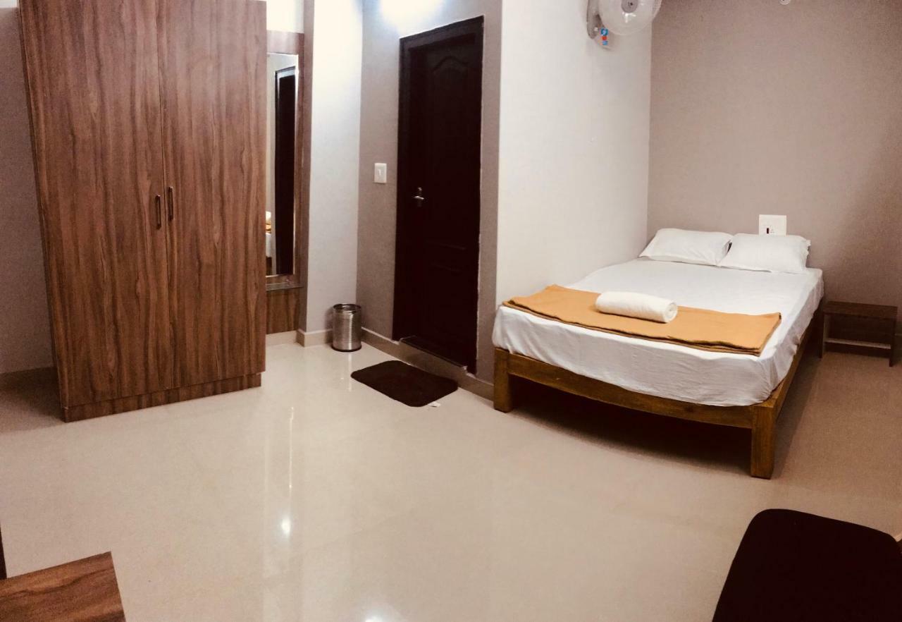Sharada Residency Hotel Somvarpet Exterior photo