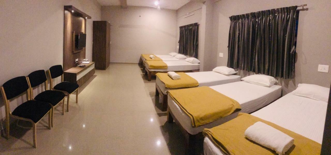 Sharada Residency Hotel Somvarpet Exterior photo