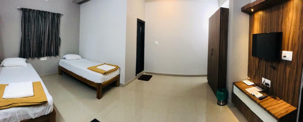 Sharada Residency Hotel Somvarpet Exterior photo
